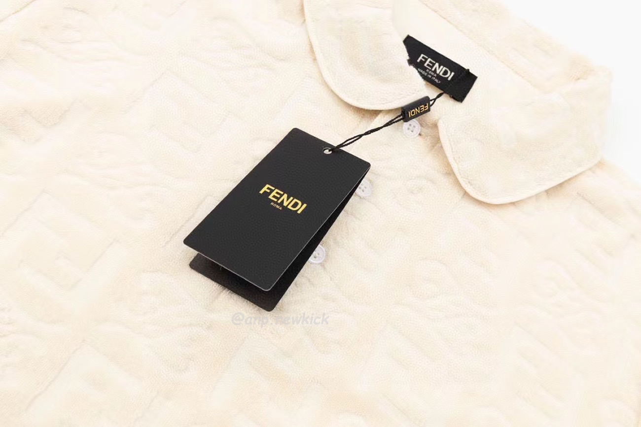 Fendi Reverse Collar Polo Shirt White Black Fw22 (2) - www.newkick.vip